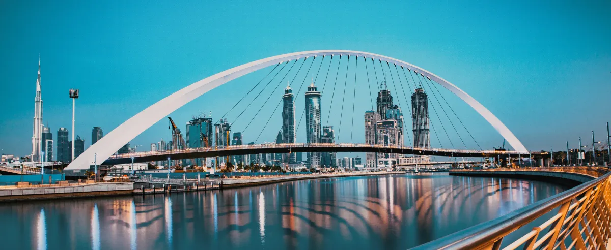 رحلة سياحية إلى دبي 