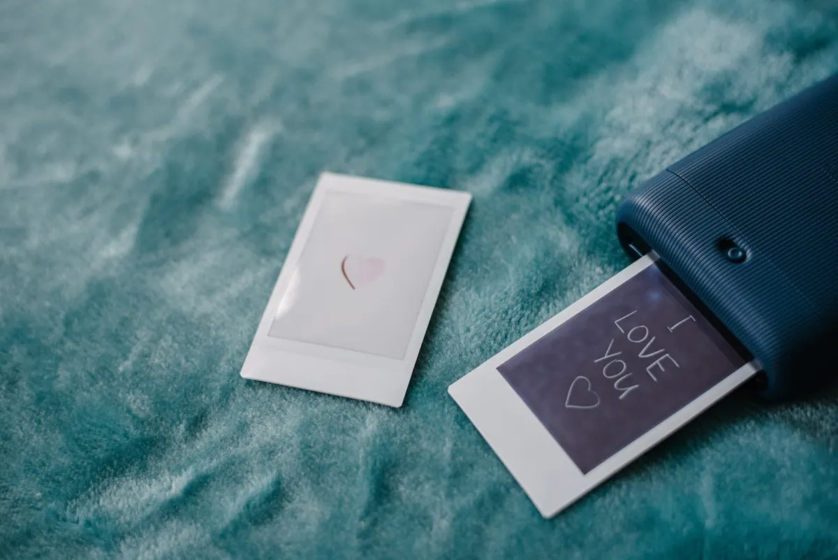 الفرق بين الرسالة والبرقية   