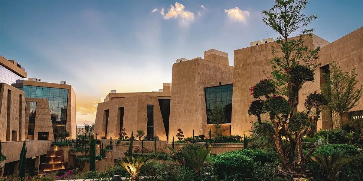 منطقة فيا الرياض مبنية على الطراز السلماني