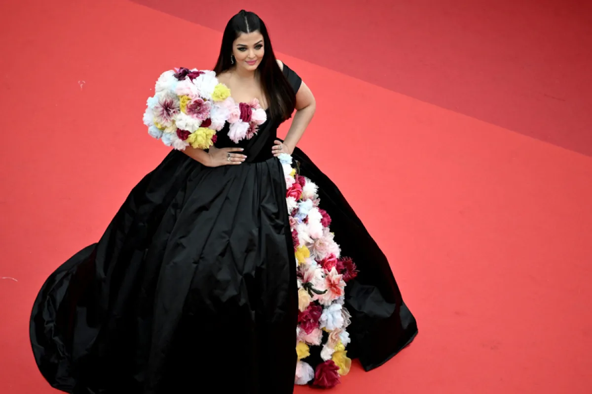 Indian actress Aishwarya Rai arrives for the screening of the film "Top Gun : Maverick" during the 75th edition of the Cannes Film Festival in Cannes, southern France, on May 18, 2022. (Photo by LOIC VENANCE / AFP)