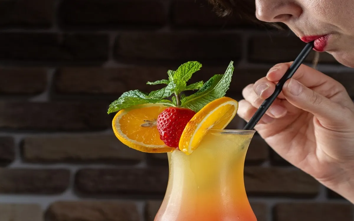 العصائر والحليب الخالي من الدسم ترطب الجسم (الصورة من pexels)