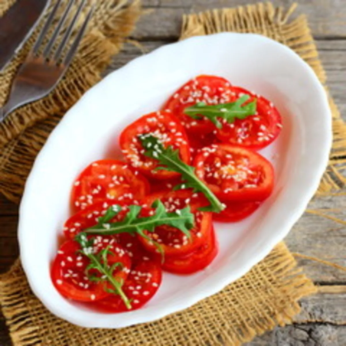 صورة لطبق صحي مضافاً له السمسم