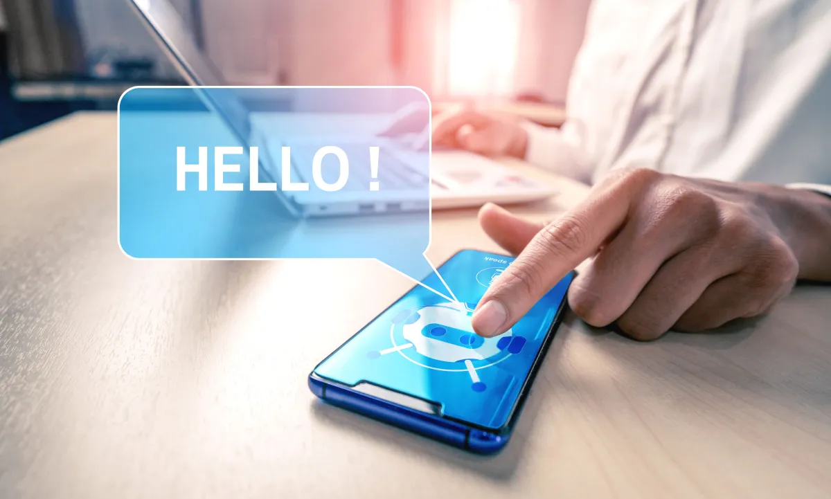 من مهام مهندس الأوامر، تقديم الدعم لفرق المحتوى والمنتج لفهم أفضل الممارسات الهندسية السريعة