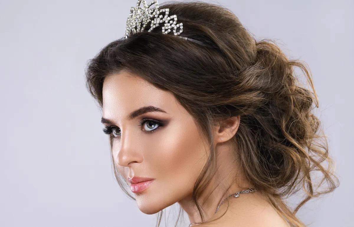 إكسسوارات مميزة لشعر العروس