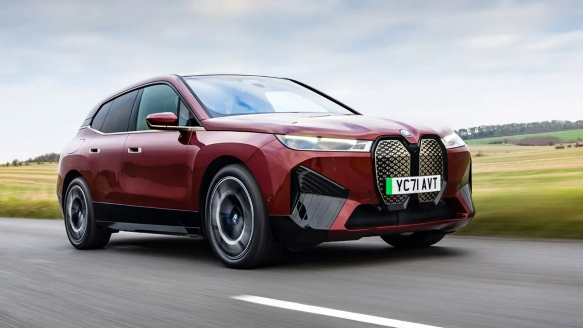 سيارات في صدارة مدى سير البطارية بشحنة واحدة