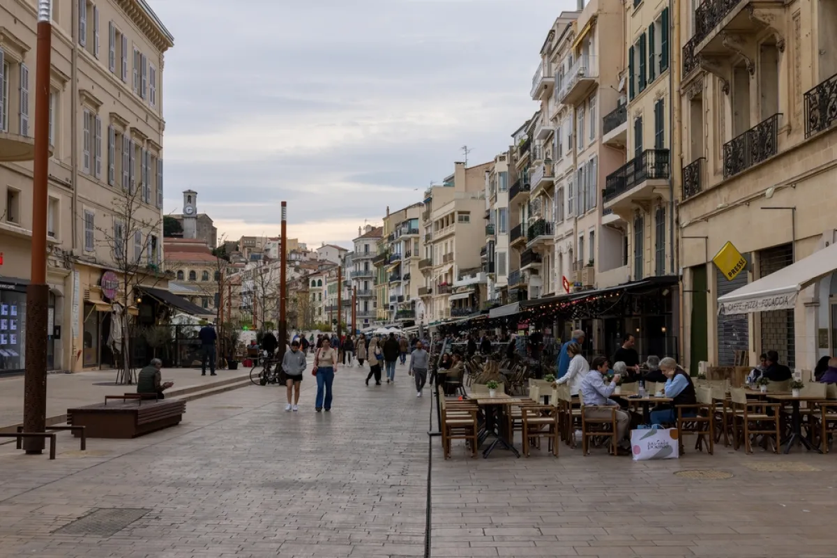 التسوق في كانّ