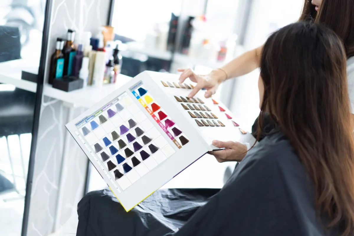 صورة لاختيار صبغة الشعر