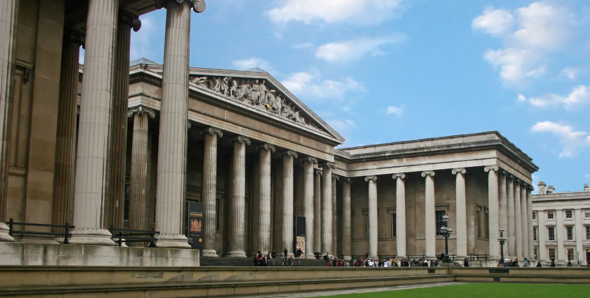 المتحف البريطاني مكرس لتاريخ الإنسان وثقافته وفنونه