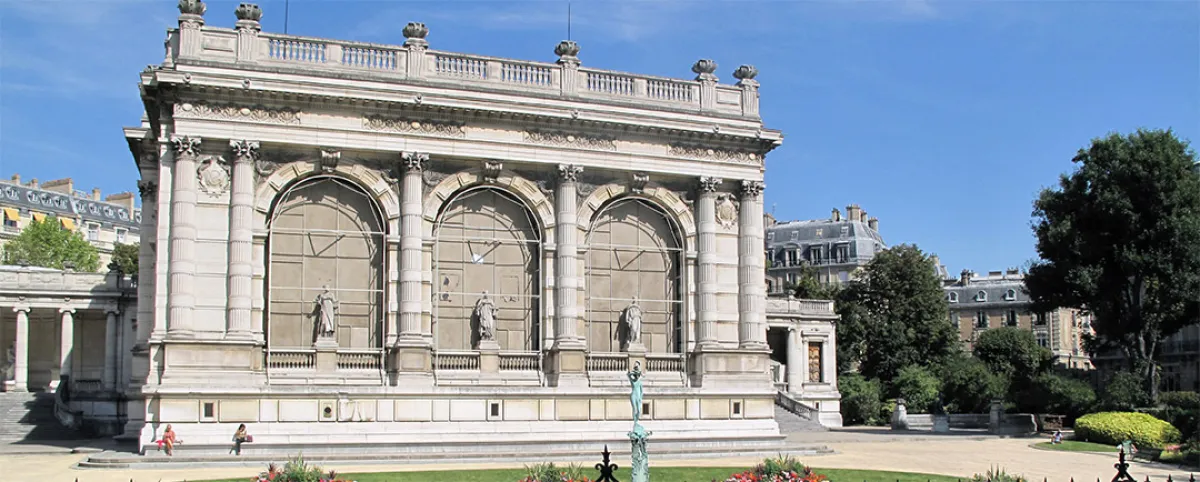 لقطة خارجية لبناء متحف جاليرا