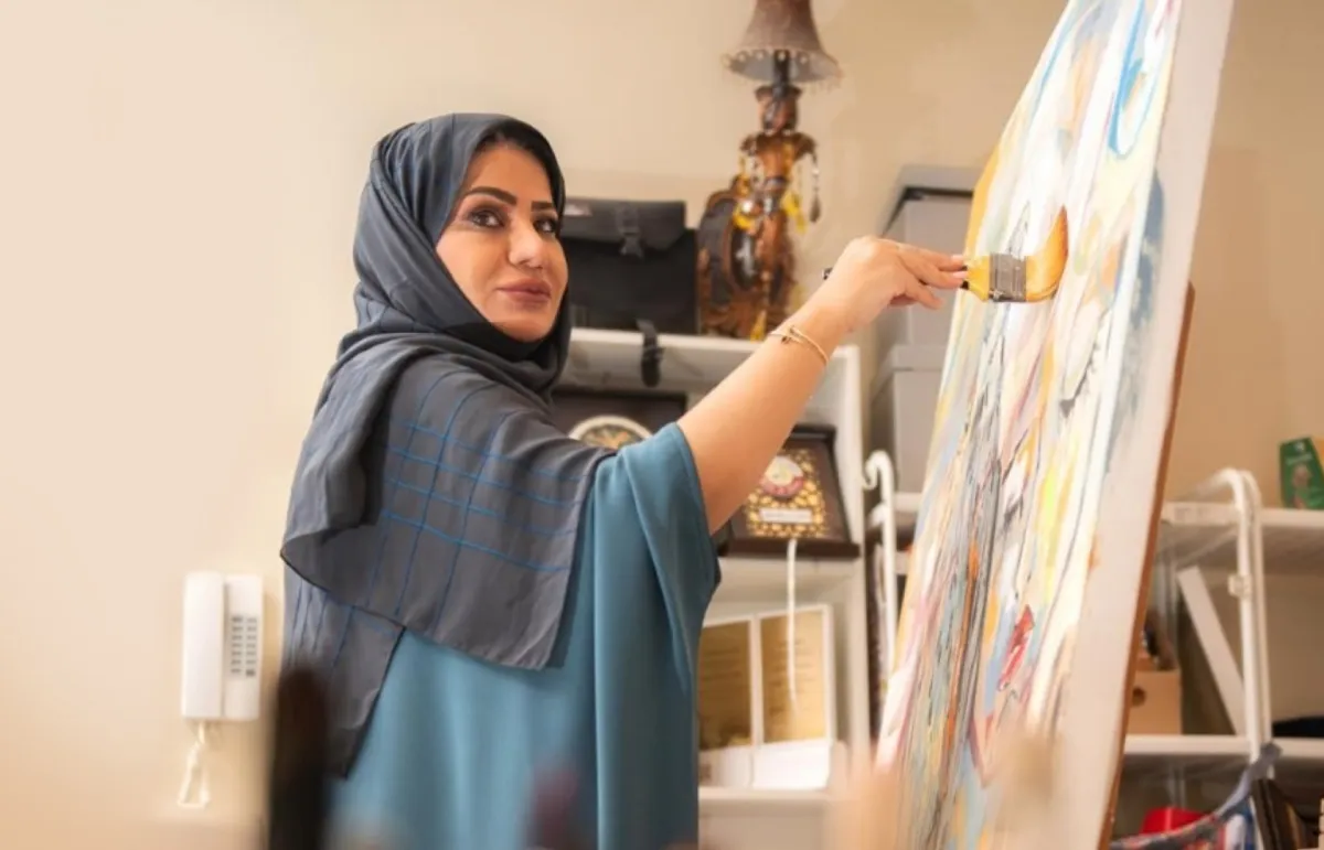 الفنانة التشكيلية القطرية لينا العالي: الأسرة والبحر والتراث في أعمالي