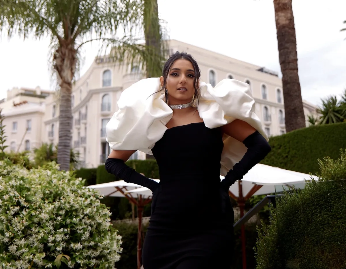  معصوم ميناوالا- الصورة من المكتب الإعلامي الخاص بها 