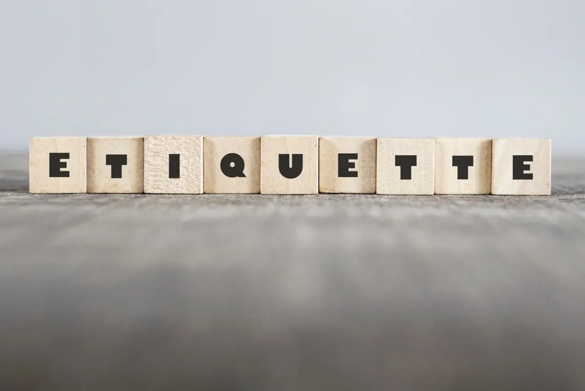 قواعد في الإتيكيت