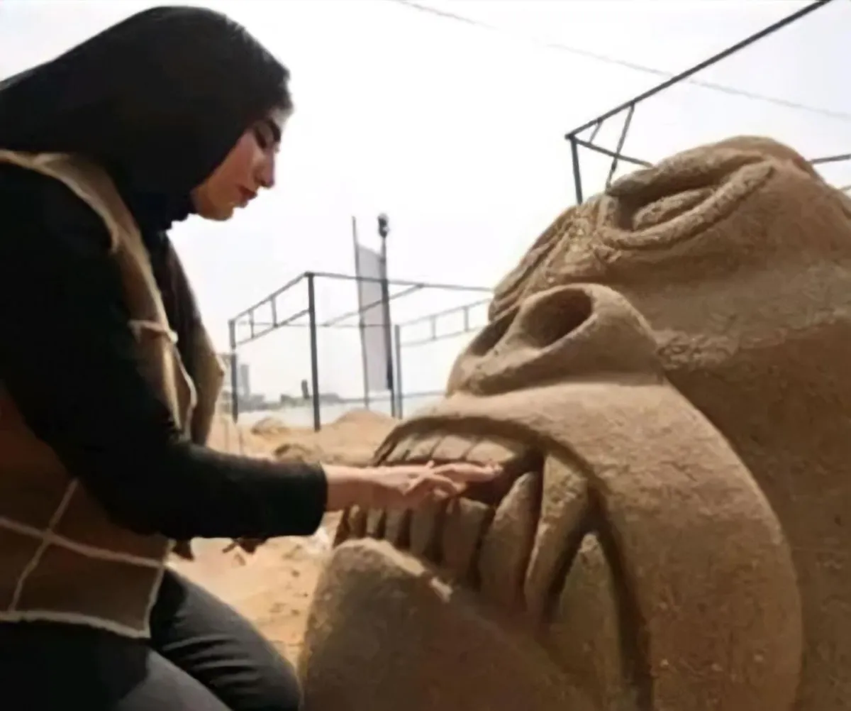 مهرجان للنحت على الرمال