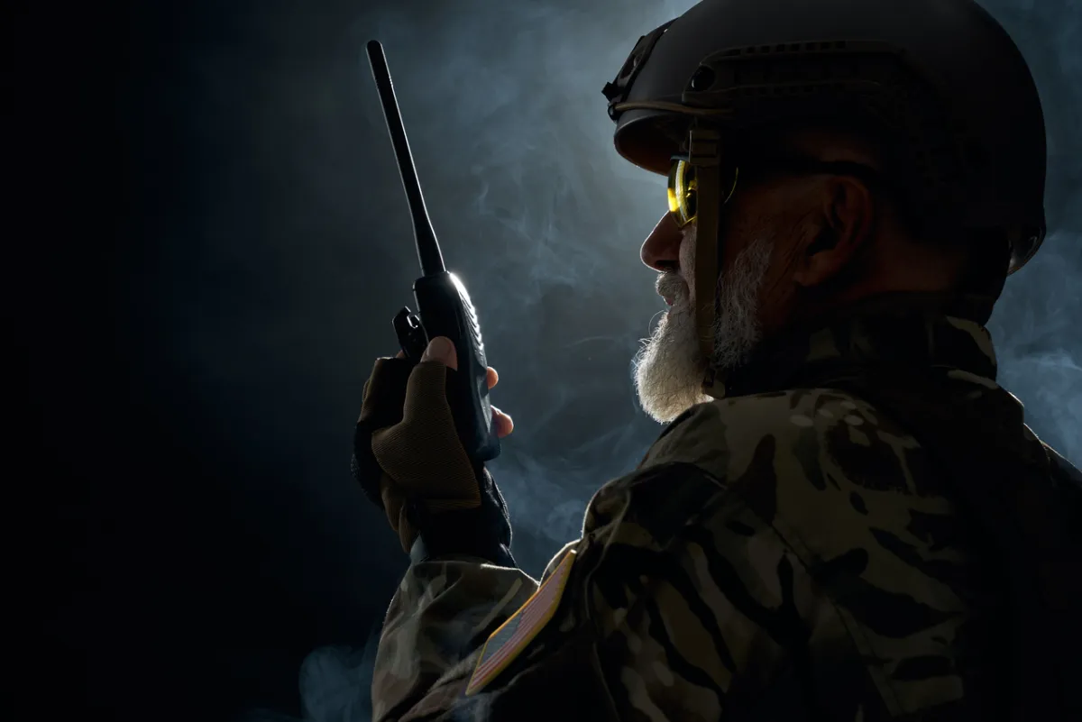  صورة لقائد عسكري