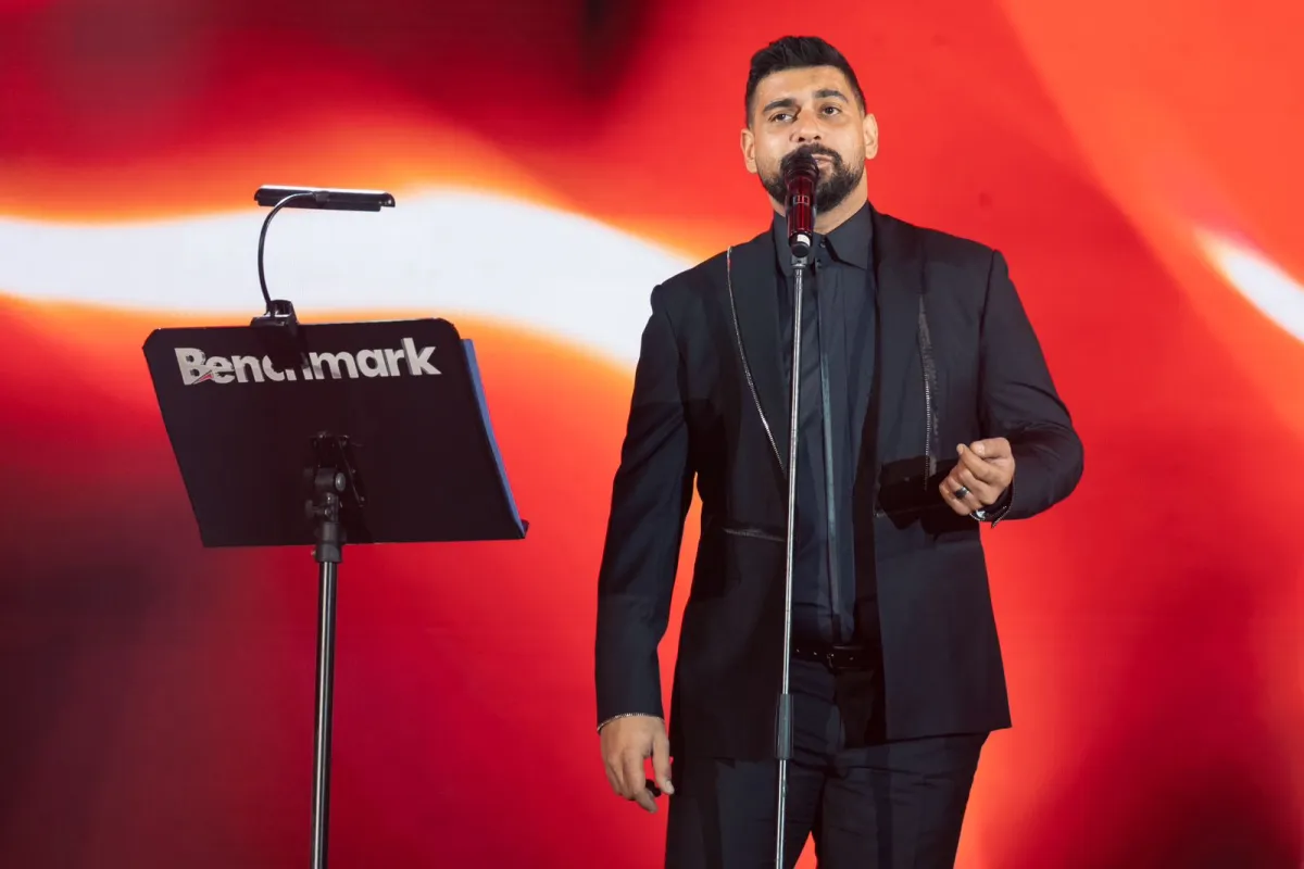 ادم - الصورة من المركز الاعلامي ل شركة بنش مارك