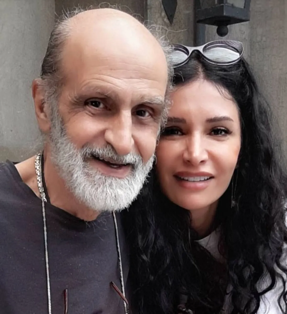 رشا شربتجي ووالدها الراحل المخرج هشام شربتجي- الصورة من صفحتها على فيسبوك