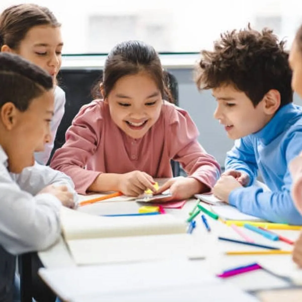 صورة لمجموعة من الأصدقاء