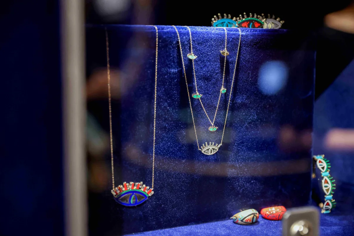 أول متجر لمجوهرات بلعربي