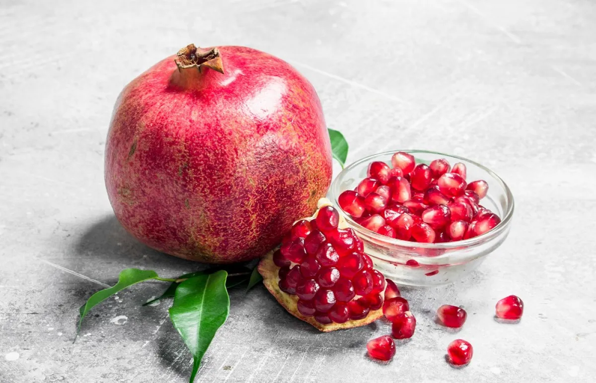 الرمان يساعد في تقليل تكوين حصوات الكلى (المصدر: Shutterstock)