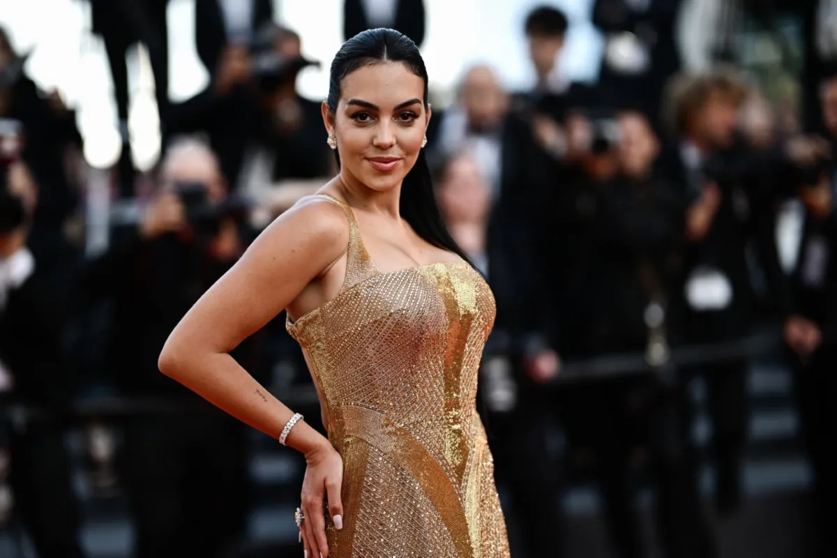 مهرجان كان السينمائي 2023: جورجينا رودريغز (Georgina Rodriguez). مصدر الصورة:  LOIC VENANCE / AFP