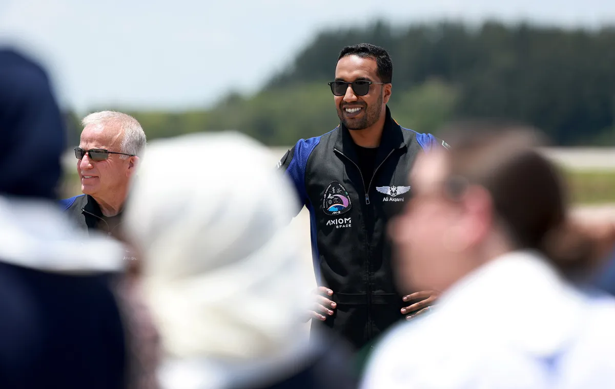 علي القرني يبدأ في إجراء تجربة الاستمطار الصناعي داخل وحدة كولومبوس بمحطة الفضاء الدولية - مصدر الصورة JOE RAEDLE / GETTY IMAGES NORTH AMERICA / Getty Images via AFP