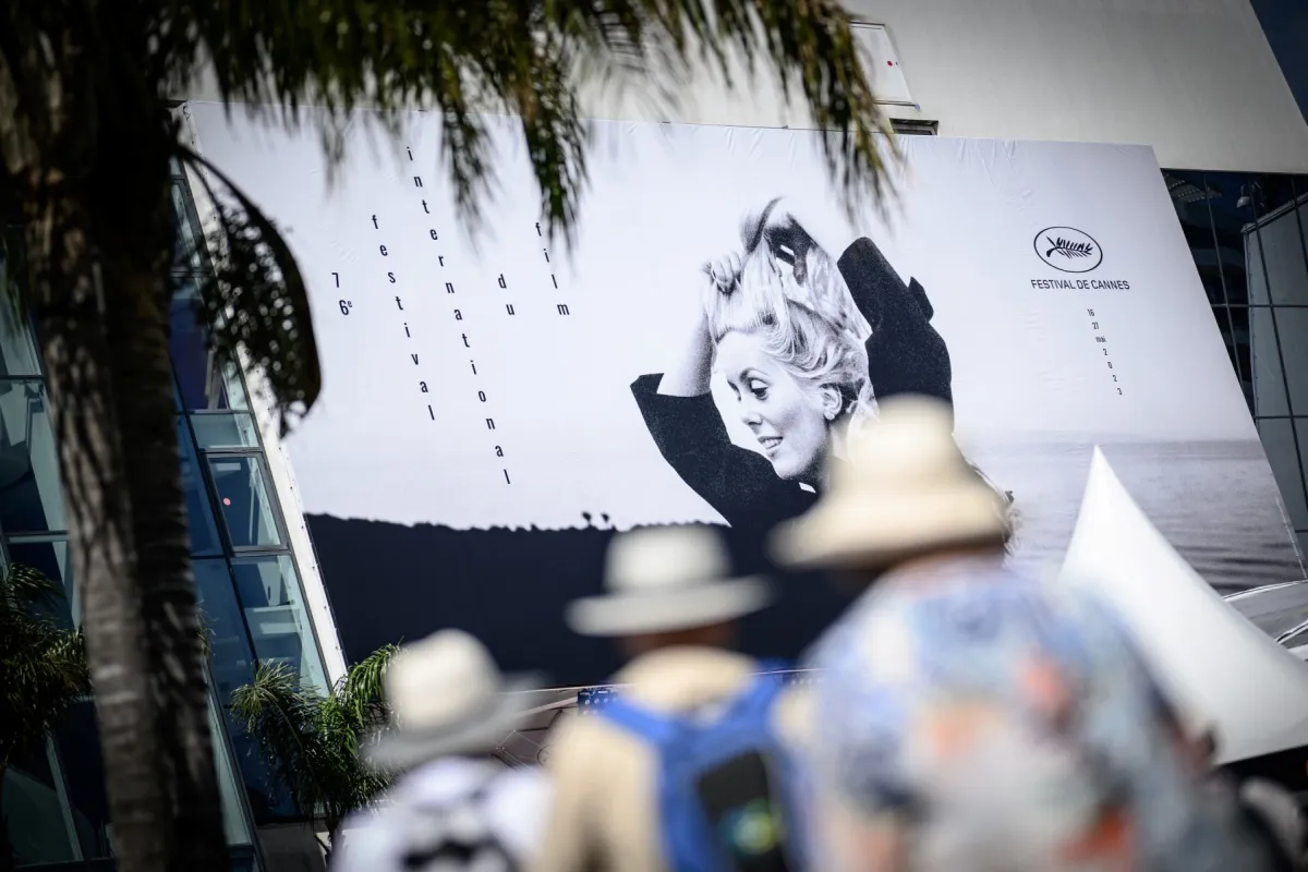 شعار مهرجان كان لعام 2023  official poster of the 76th Cannes Film Festival (مصدر الصورة : Loic VENANCE / AFP)