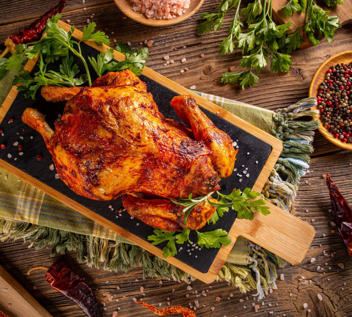 دجاج مشوي مع فطر شانتيريل وأعشاب بروفنسال 