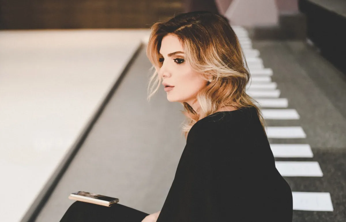 المصممة ريم قشمر: كل فستان أصممه مشبع بالحب