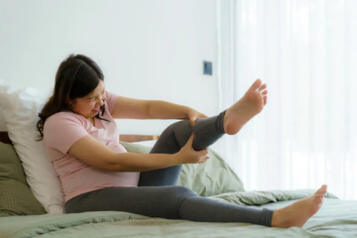 صورة لحامل تعاني من الشد العضلي