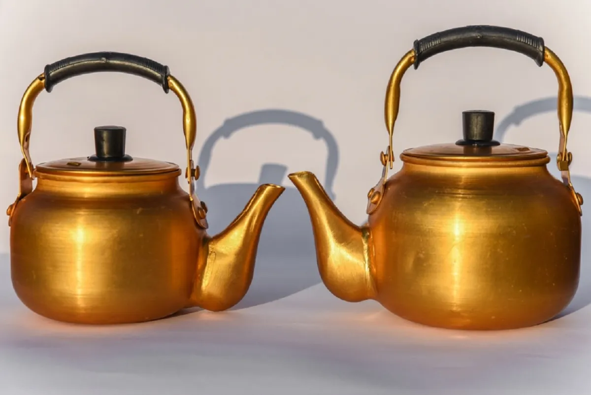 أوراق الشاي تحتوي على مادة البوليفينول المسؤولة عن البقع المزعجة