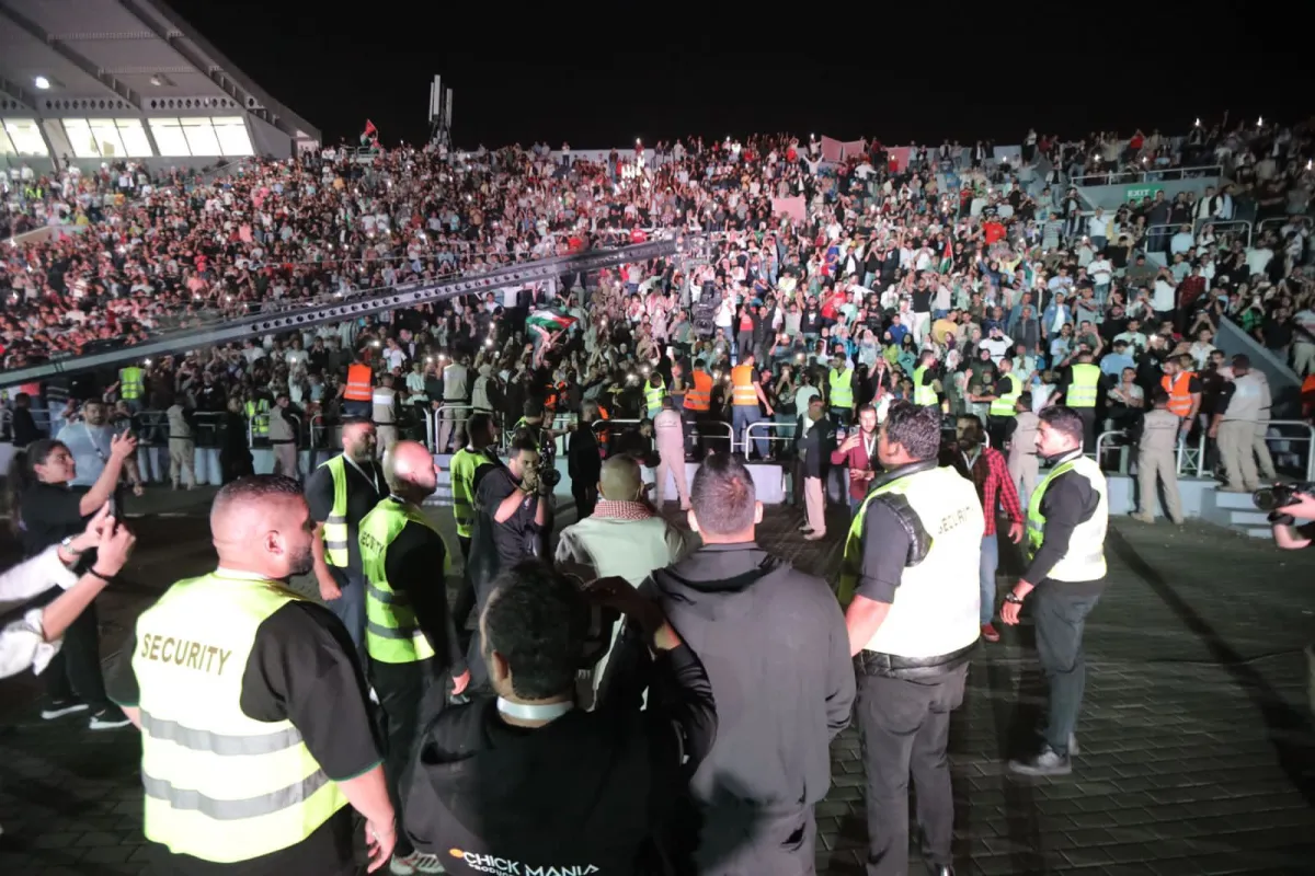 من أجواء الحفل الذي أحياه الفنان أحمد سعد بمناسبة زفاف ولي عهد الأردن الأمير الحسين- الصورة من المركز الإعلامي للفنان أحمد سعد