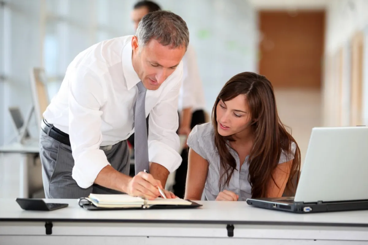 لطريقة الحديث إلى المدير دور أساس في تحقيق التطور في العمل 