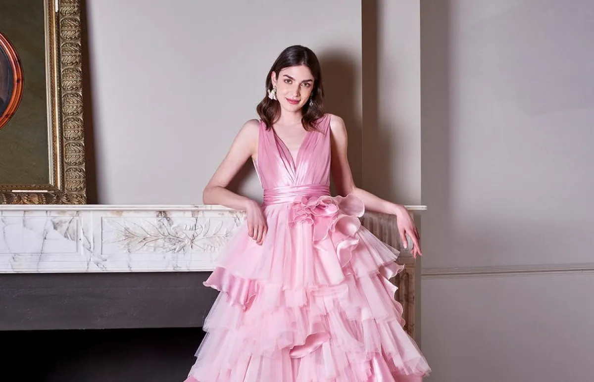   فساتين زفاف بألوان الباستيل لعروس 2023 من كارلو بيجناتيلي Carlo Pignatelli