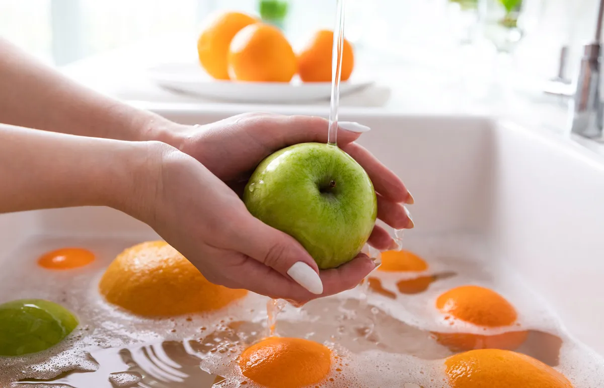 اليوم العالمي لسلامة الأغذية.. الصحة الجيدة تبدأ من نظافة الطعام Shutterstock