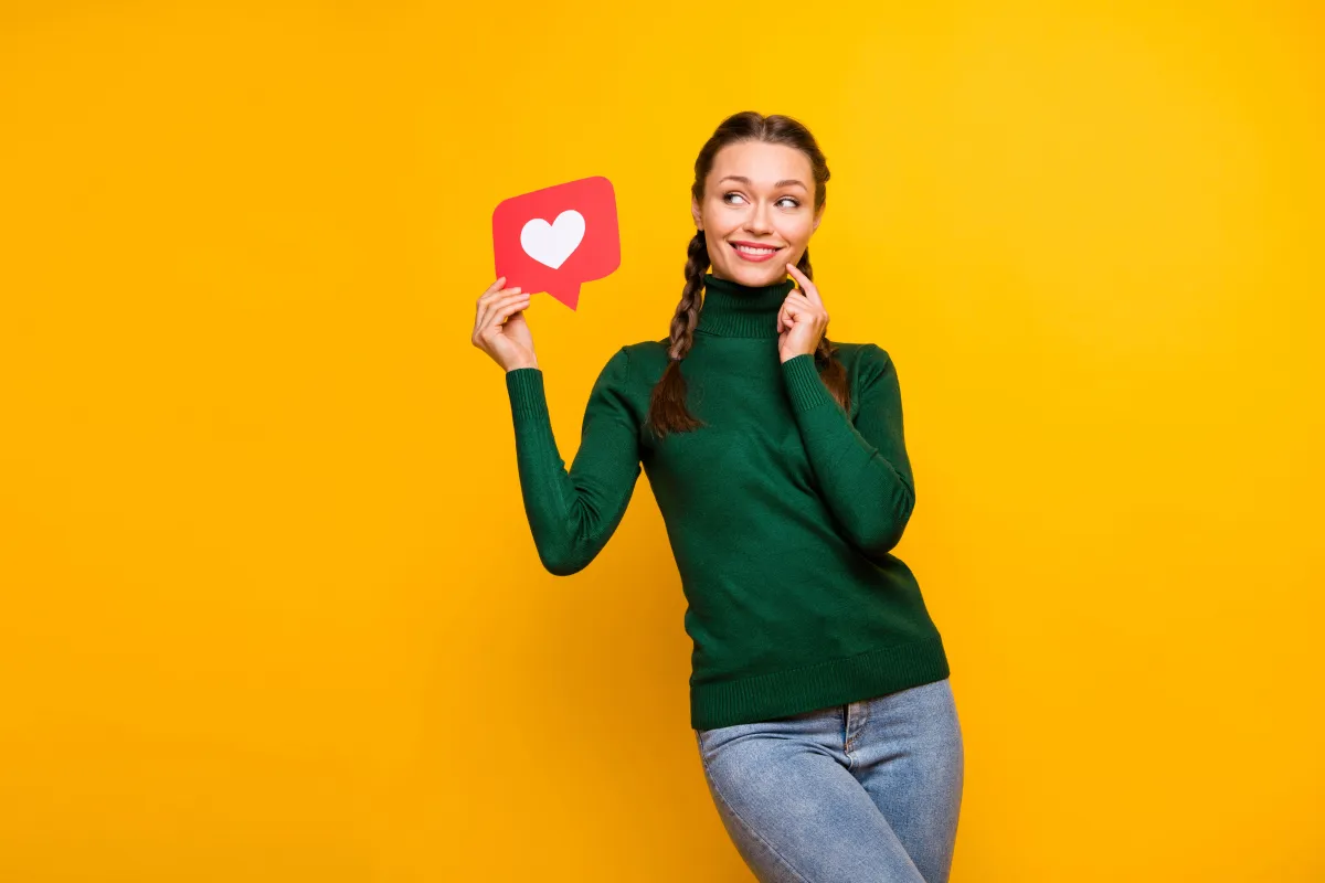 الهوية الشخصية على وسائل التواصل