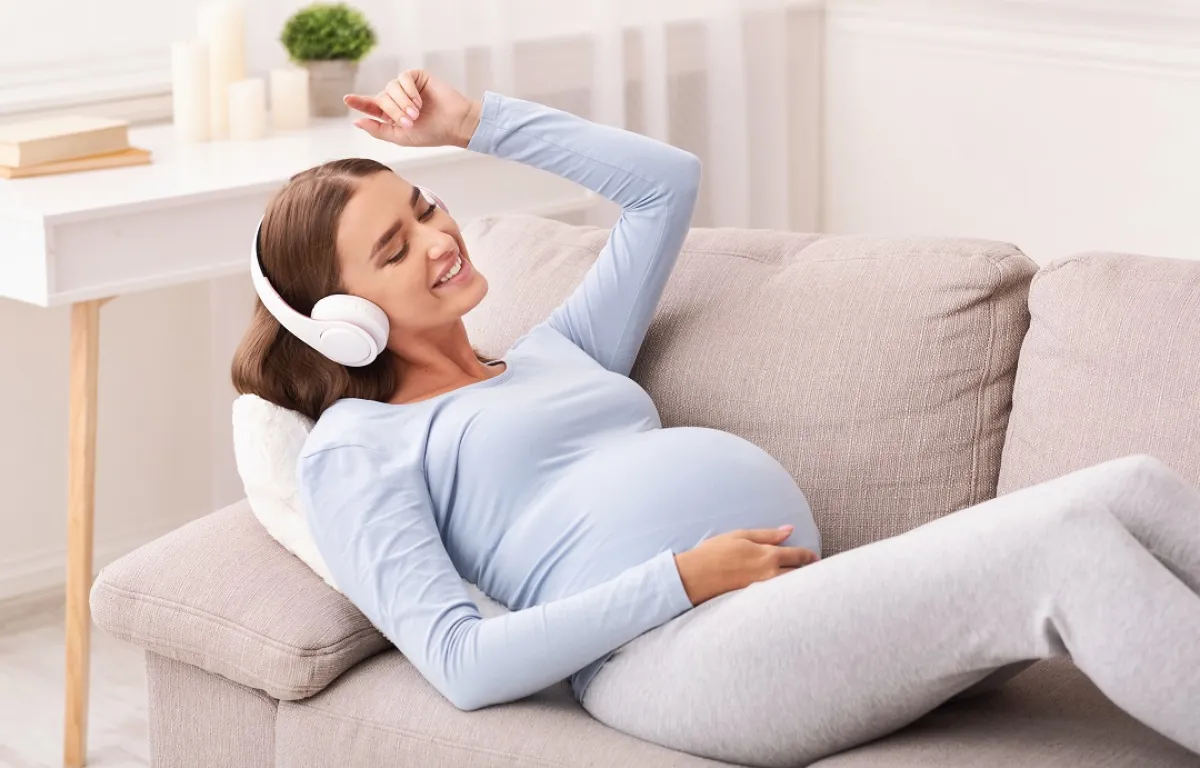 صورة لحامل تنسجم مع الموسيقى