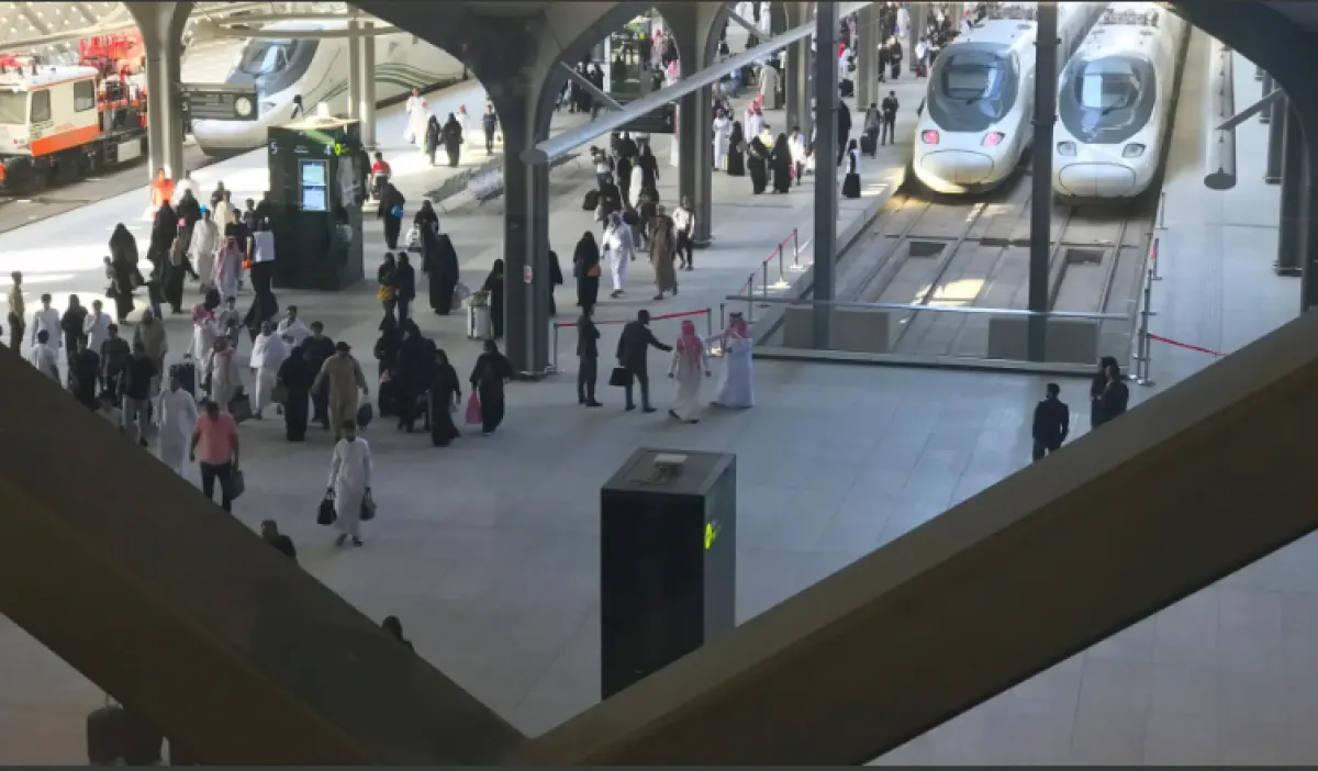 الحج والعمرة توضح بعض الإرشادات عند استخدام قطار الحرمين السريع - الصورة من واس