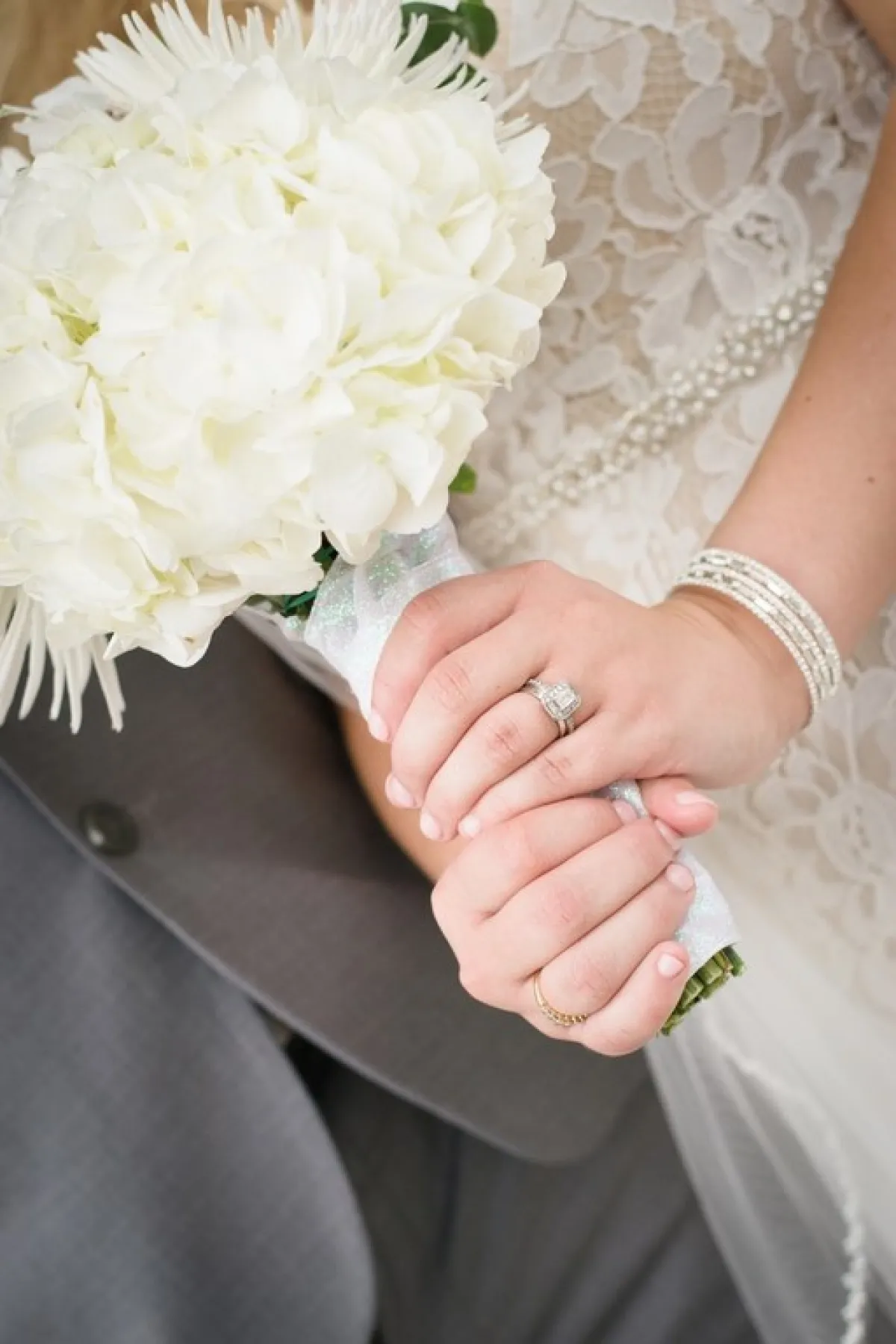 عروسان في حفل الزفاف