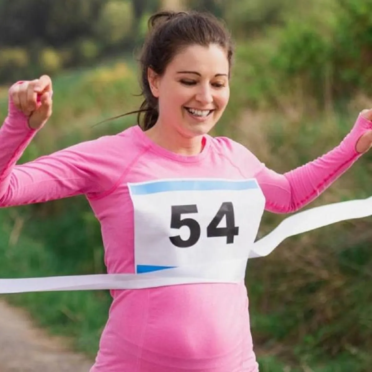 صورة لحامل تركض بحذر طوال أشهر حملها