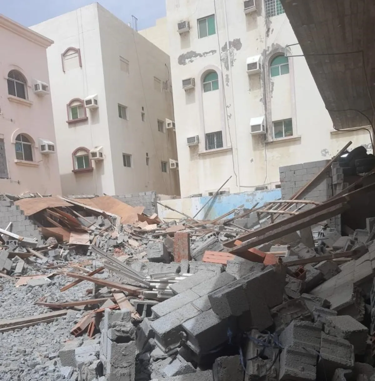  أمانة جدة تنفذ حملة لتحسين المشهد الحضري بنطاق الشرفية