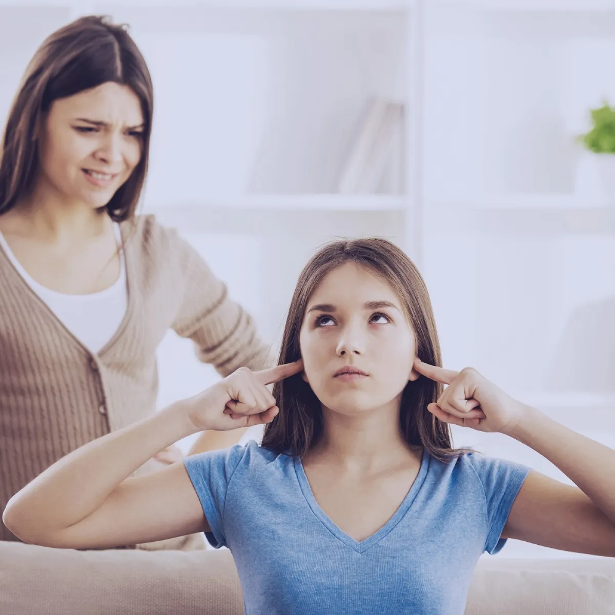 صورة تعبيرية لتمرد المراهقة