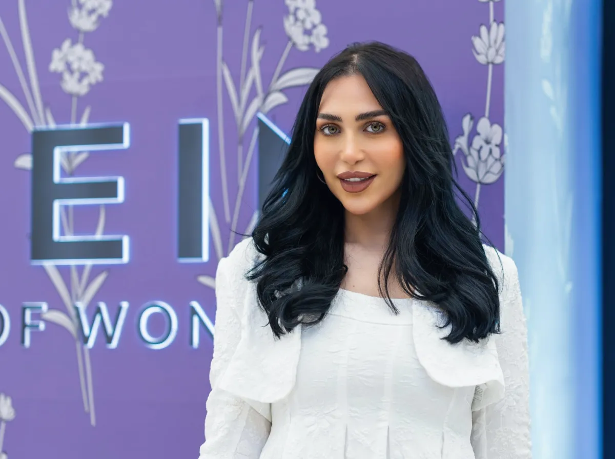 الطبيبة الكويتية والمؤثرة المختصة بالجمال والمظهر الدكتورة خلود