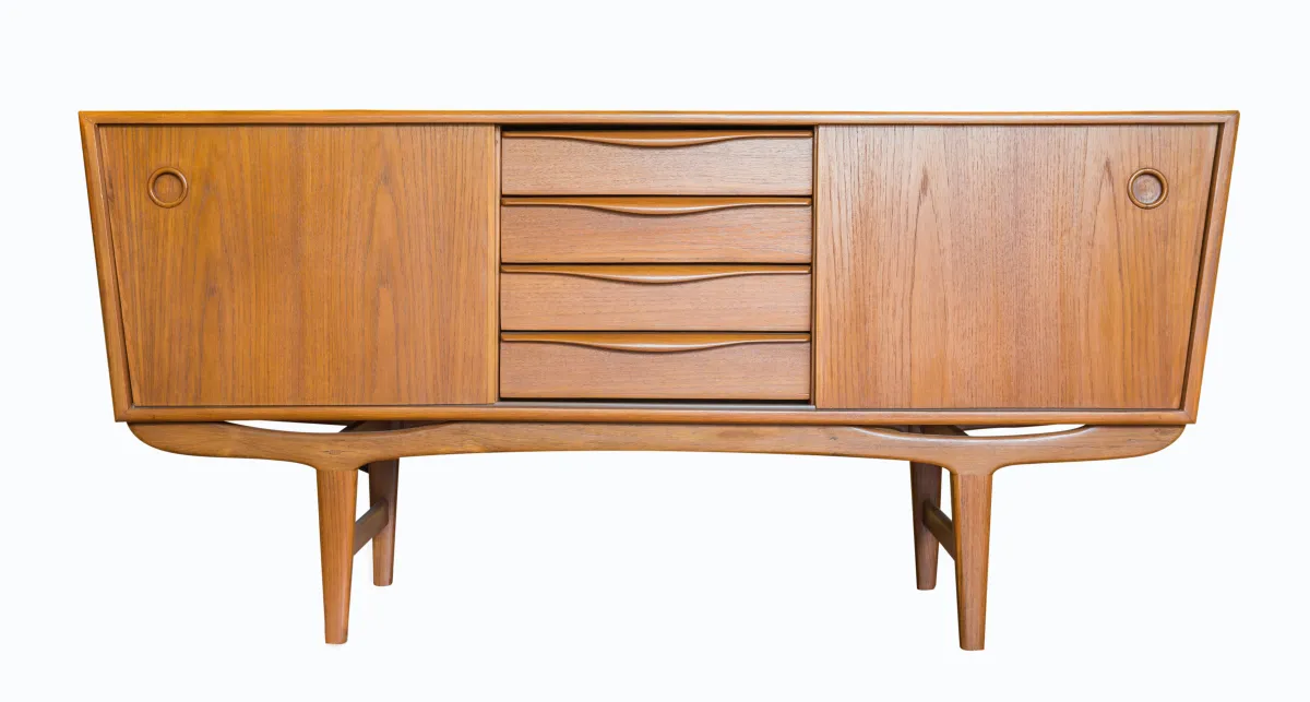 الفحم المسحوق لتعطير الخشب