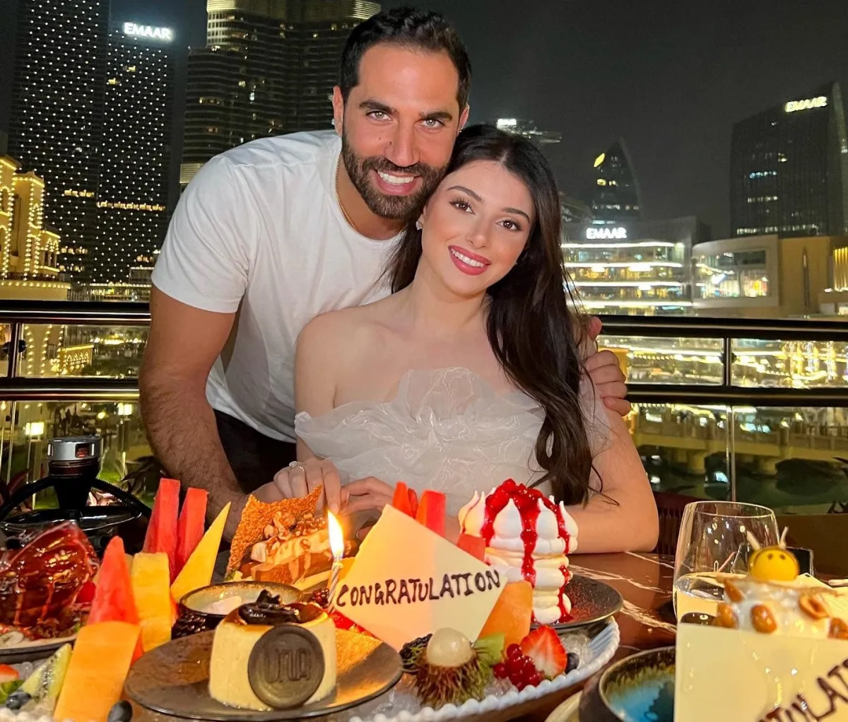 مارتيا الحلاني وخطيبها- الصورة من حسابها على فيسبوك