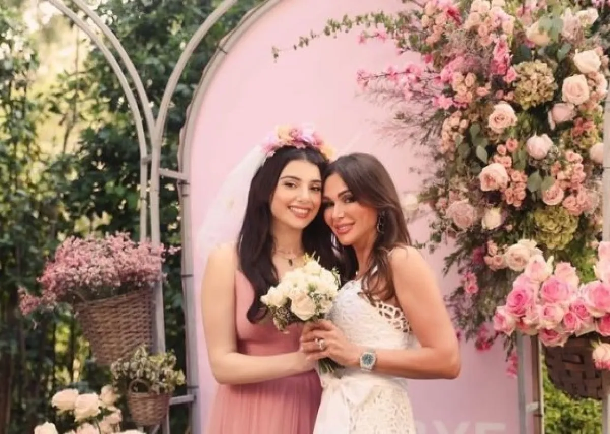 ماريتا الحلاني ووالدتها - الصورة من حسابها على انستغرام 