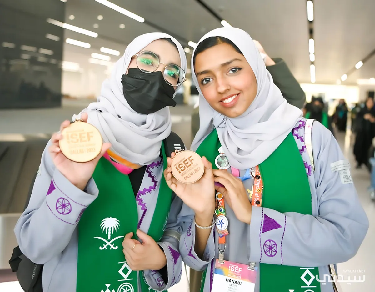 الطالبة هنادي حسان عبد الرحمن عريف وإحدى الفائزات