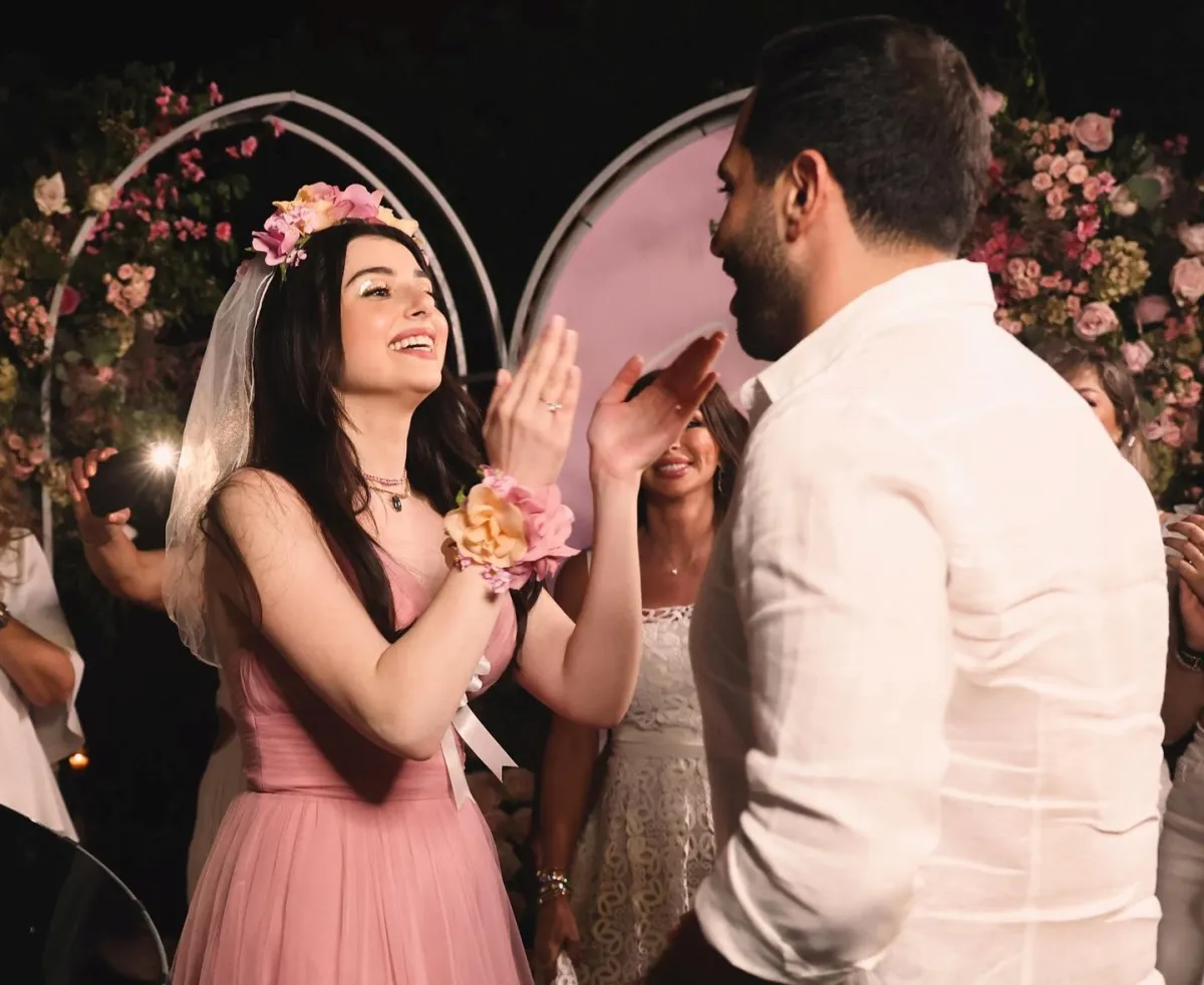 ماريتا الحلاني وخطيبها - الصورة من حسابها على فيسبوك