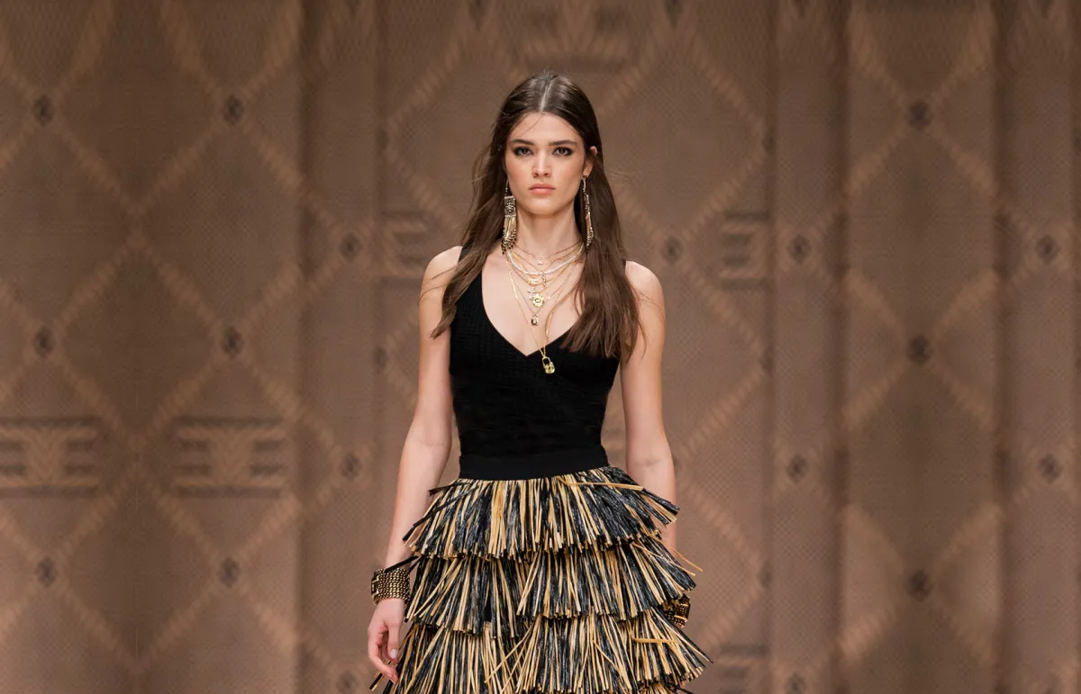 عودة الشراريب المبهجة Fringes the return