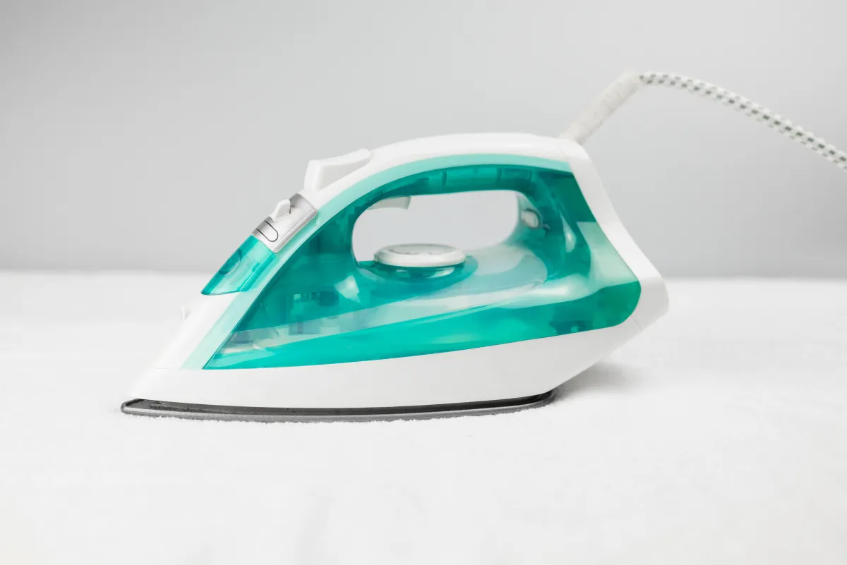 طرق منزلية لتنظيف المكواة الكهربائية