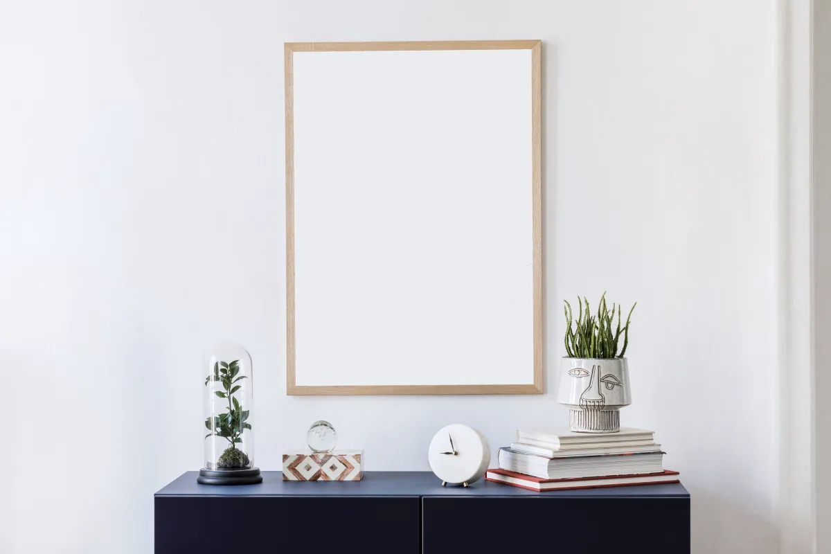 كيفية تنظيف اللوحات المعلقة على الحائط؟